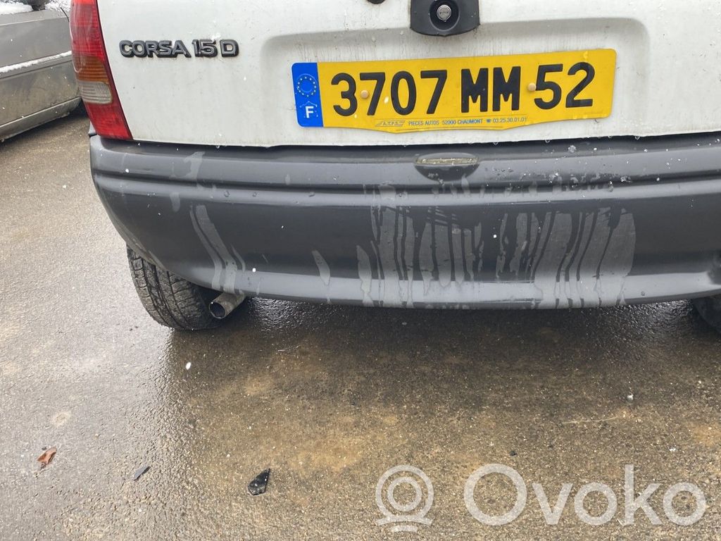 Opel Corsa B Bamperis 