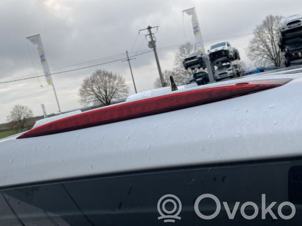 Mercedes-Benz Vito Viano W639 Trzecie światło stop 