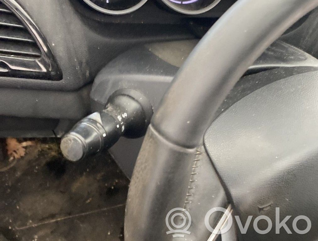 Renault Megane III Ohjauspyörä 