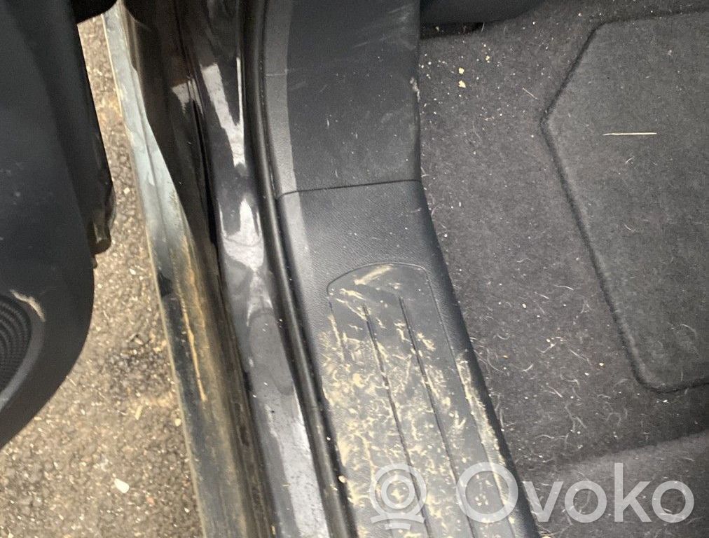 Cheder ușă spate (caroserie)   82831JY00A