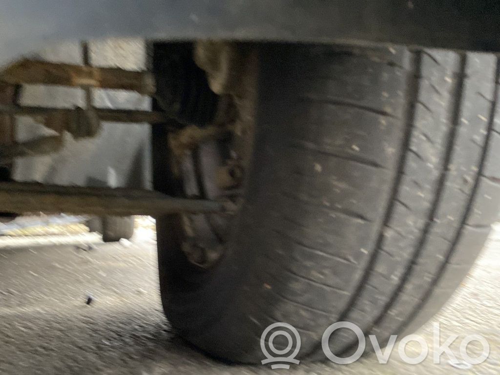Opel Corsa D Fusée d'essieu de moyeu de la roue avant 