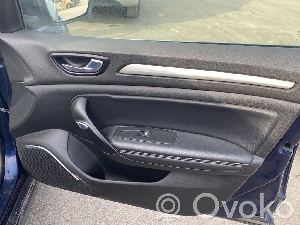 Renault Megane IV Rivestimento del pannello della portiera anteriore 