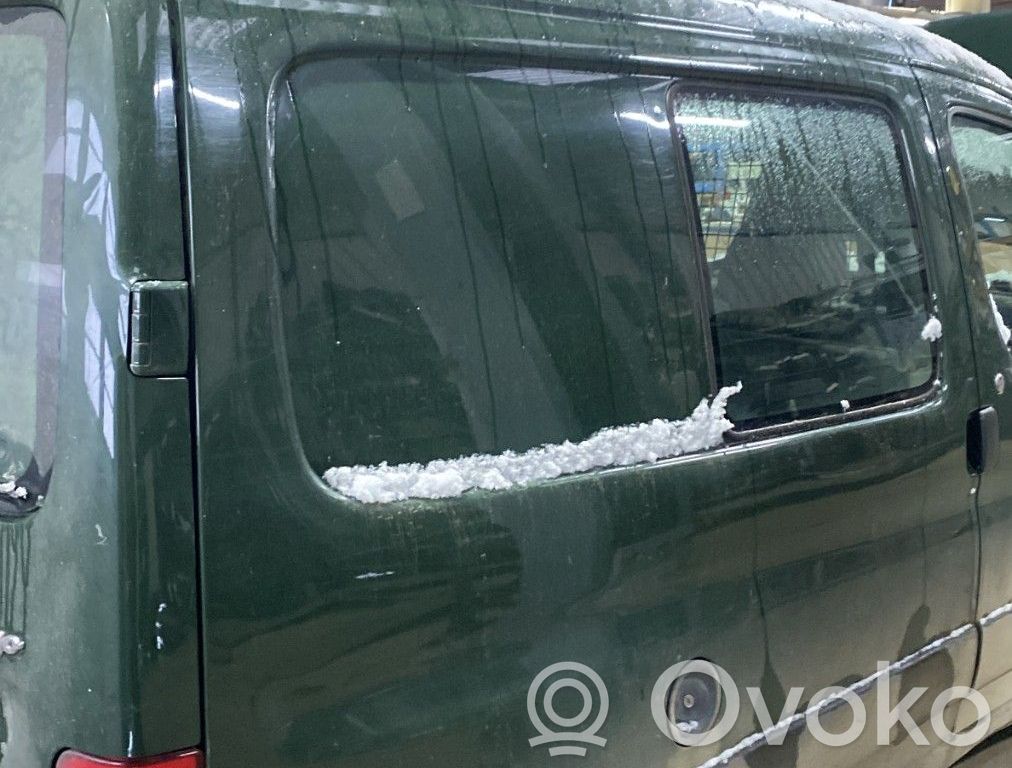 Citroen Berlingo Takakulmapaneeli 