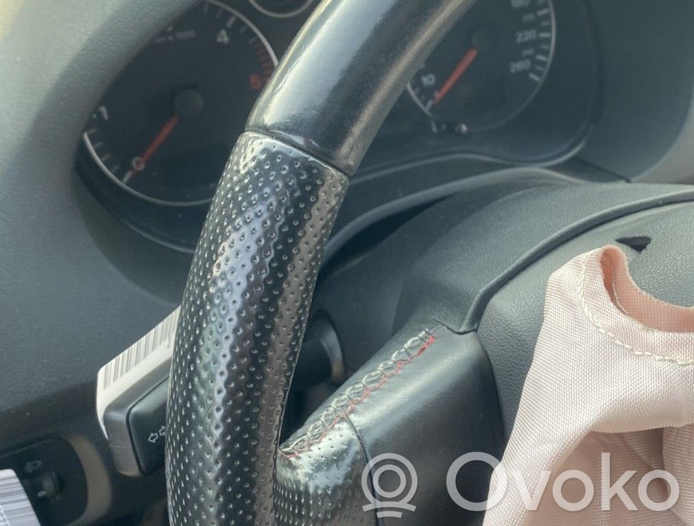Audi A3 S3 8P Ohjauspyörä 