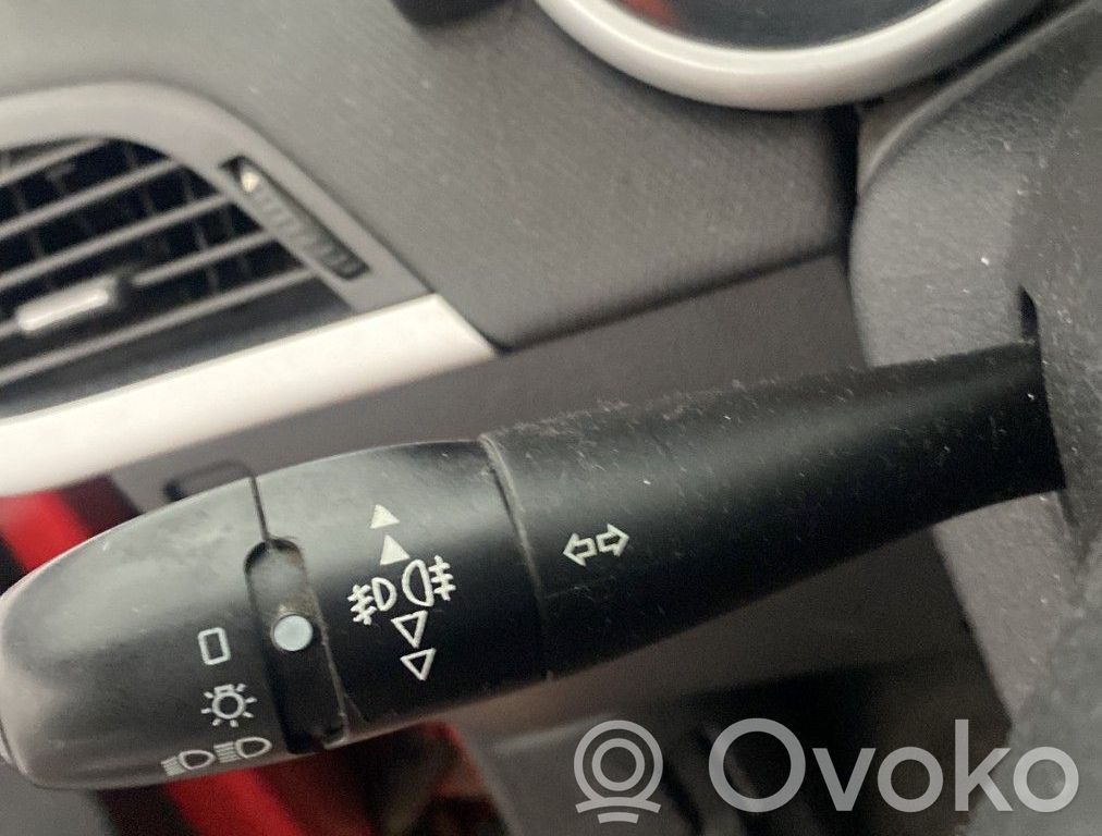 Peugeot 207 Leva/interruttore dell’indicatore di direzione e tergicristallo 