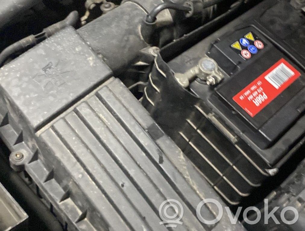 Volkswagen Touran I Cutie filtru aer 