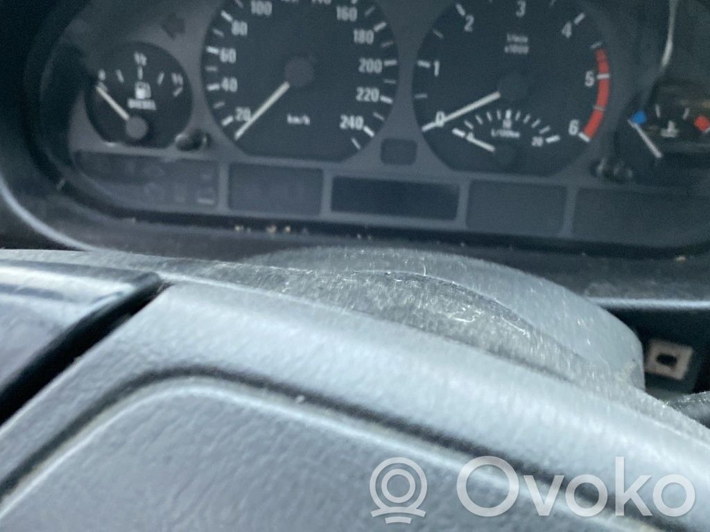 BMW 3 E46 Nopeusmittari (mittaristo) 