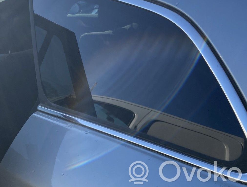 Toyota Avensis T270 Finestrino laterale posteriore