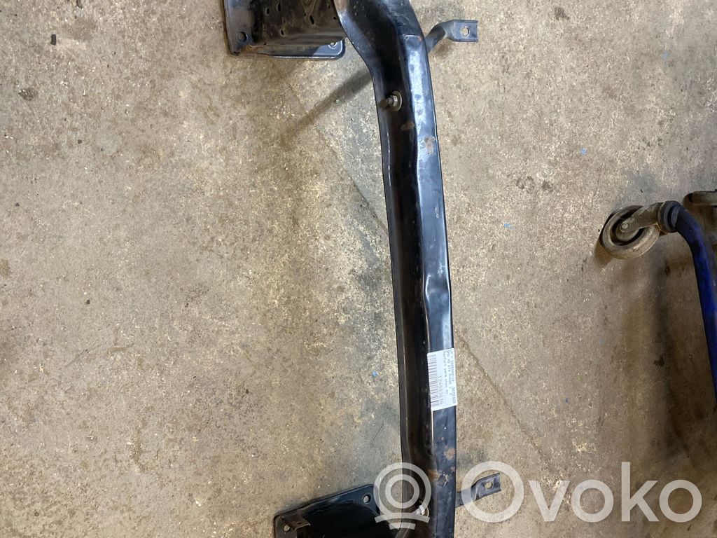 Etupuskurin poikittaistuki   51117165458
