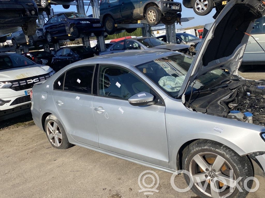 Volkswagen Jetta VI ABS-pumppu 