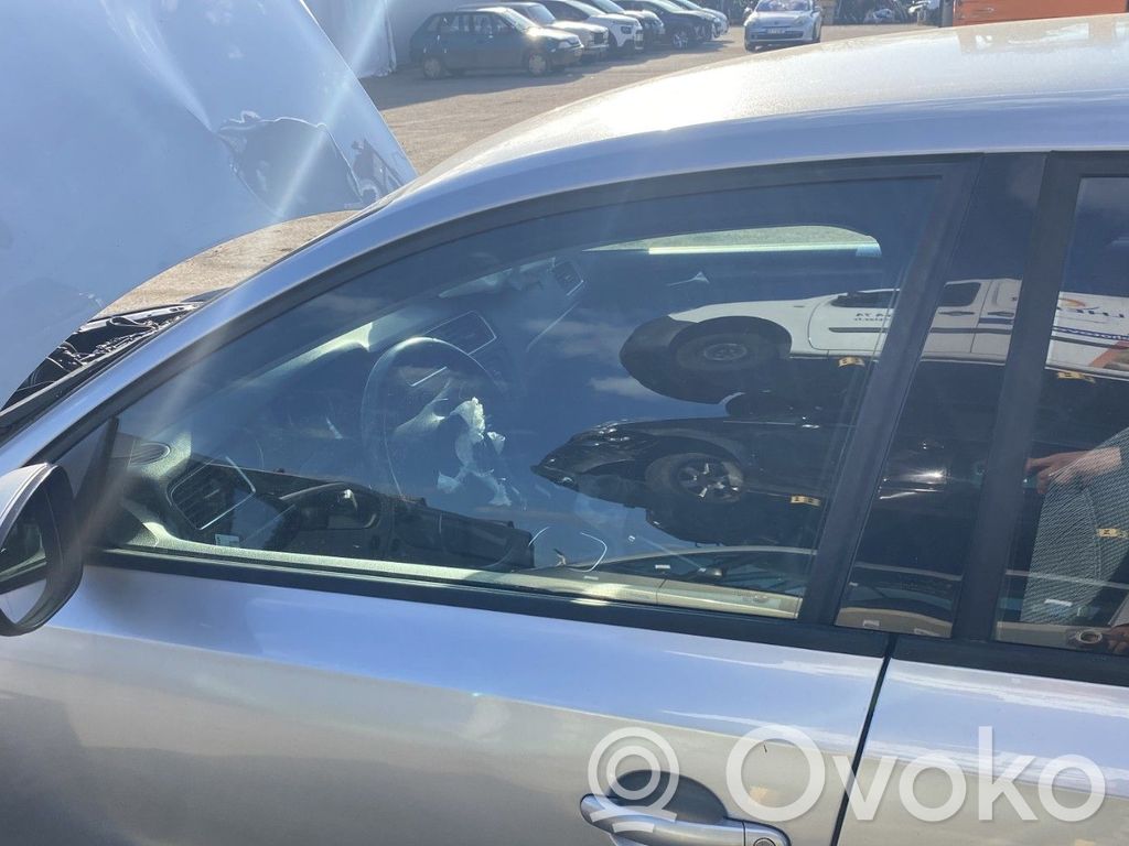 Volkswagen Jetta VI Macara ușă față cu motor 