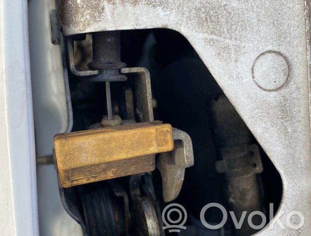 Ford Ka Spyna variklio dangčio 
