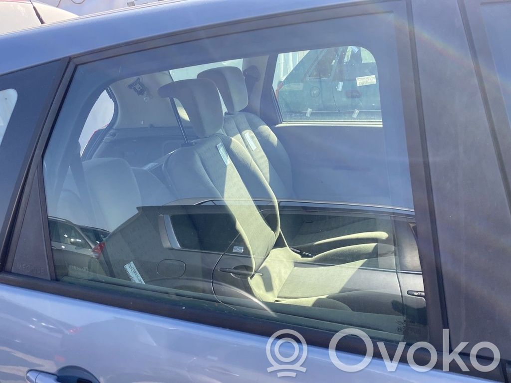 Mitsubishi Endeavor Geam ușă spate 