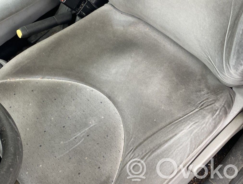 Citroen C3 Kuljettajan istuin 