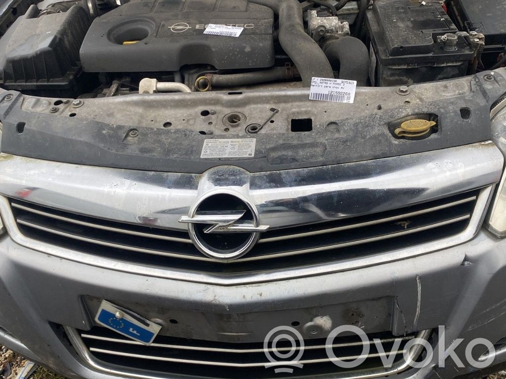 Opel Astra H Etusäleikkö 