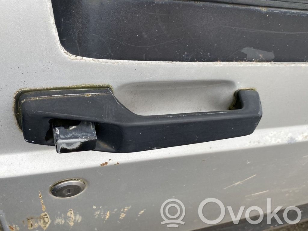 Manecilla externa puerta delantera