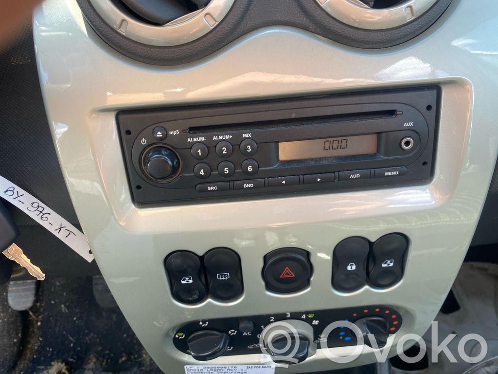 Dacia Logan I Unità principale autoradio/CD/DVD/GPS 