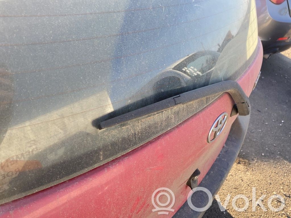 Toyota Yaris Silniczek wycieraczki szyby tylnej 