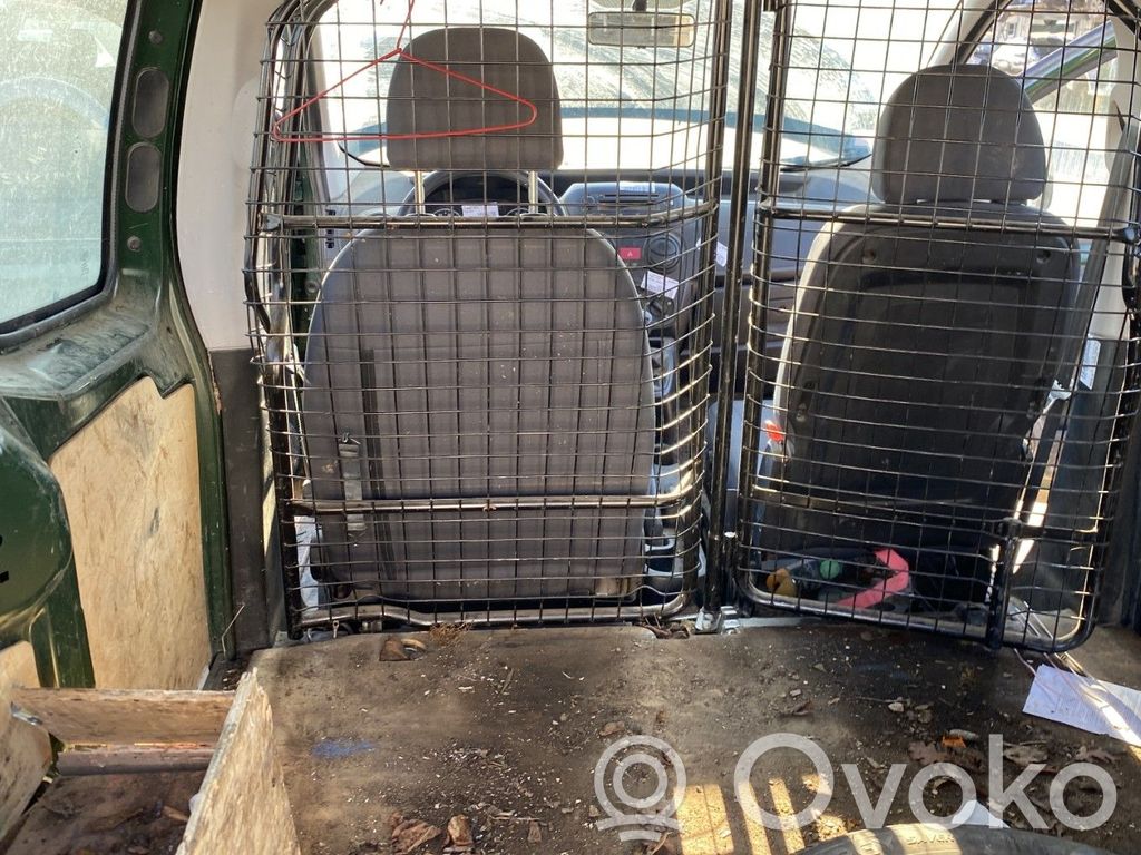Cloison de cabine   1612032480