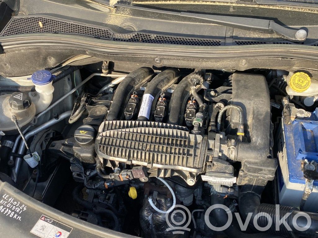 Peugeot 208 I Inyector de combustible 