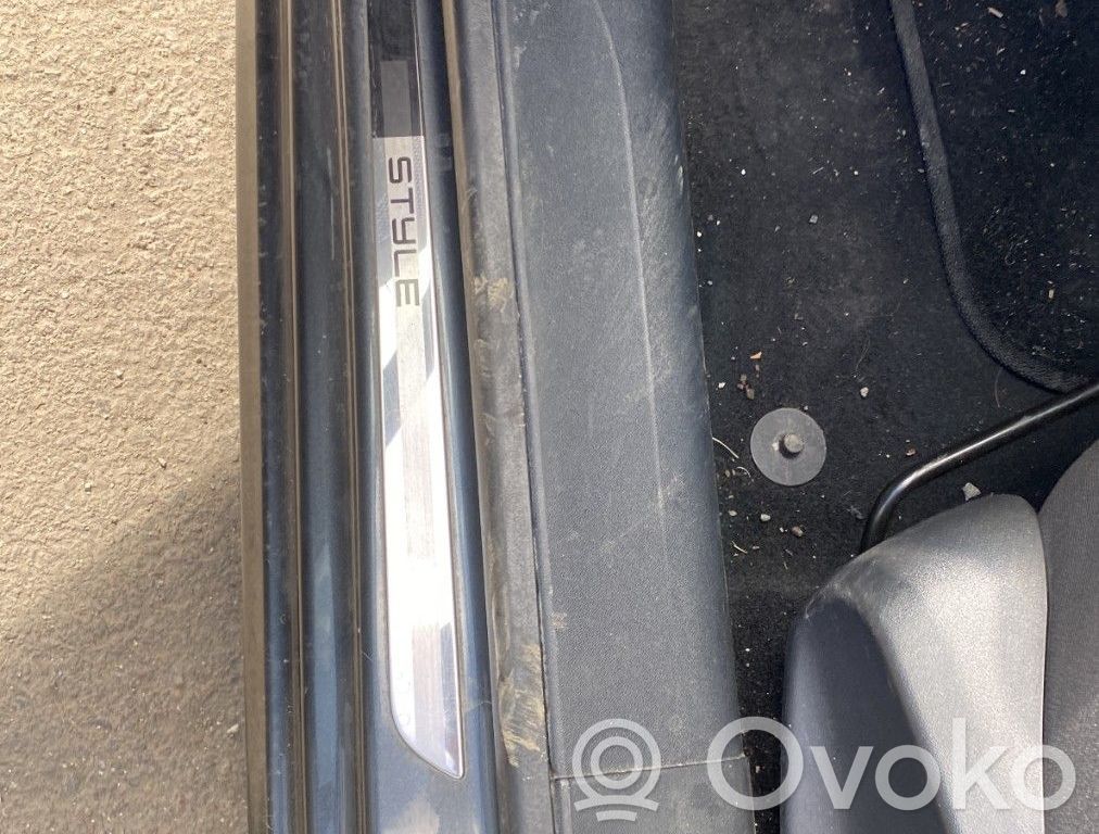 Peugeot 208 I Gummidichtung Tür vorne 
