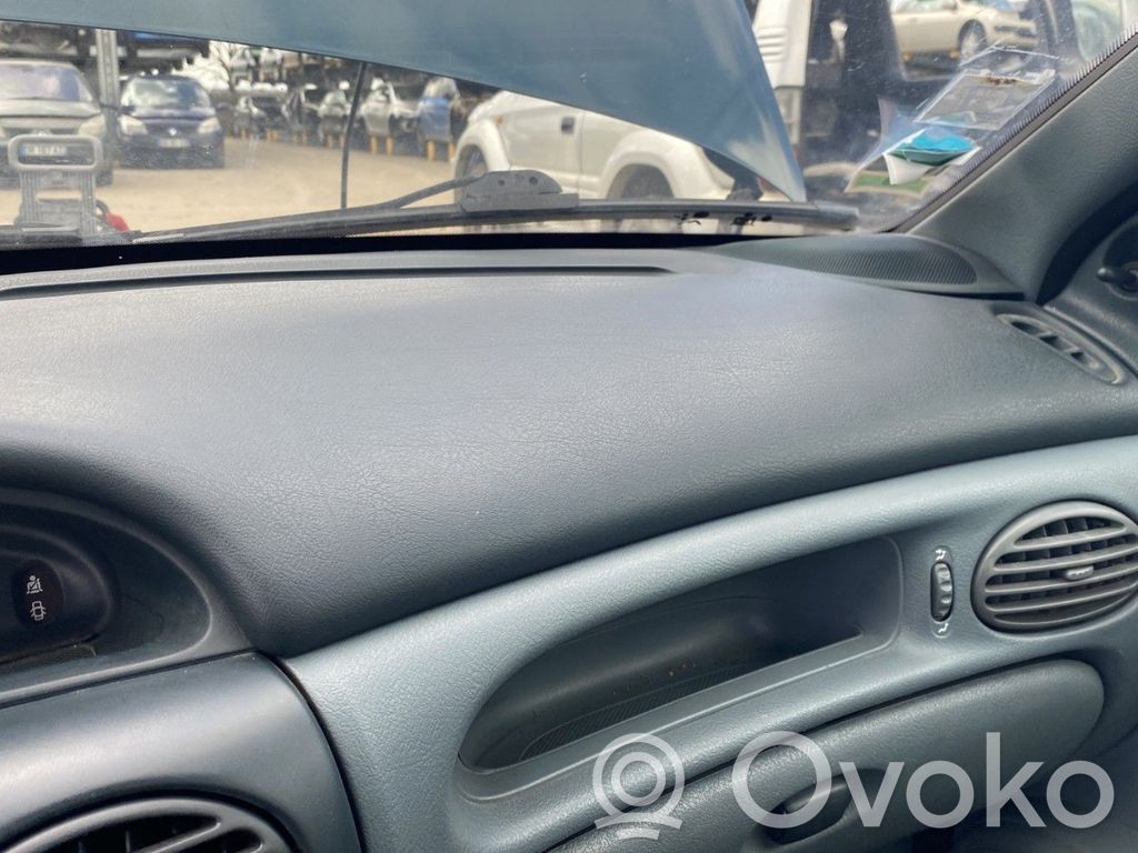 Renault Megane I Panel de instrumentos 