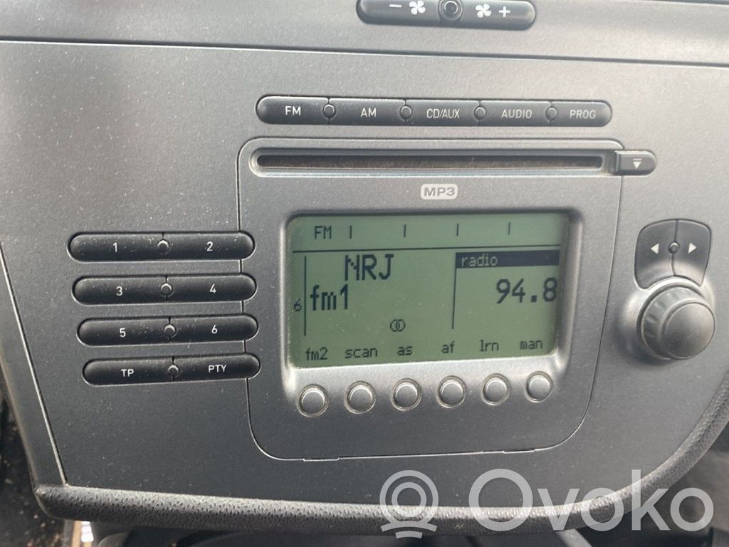 Seat Leon (1P) Panel / Radioodtwarzacz CD/DVD/GPS 