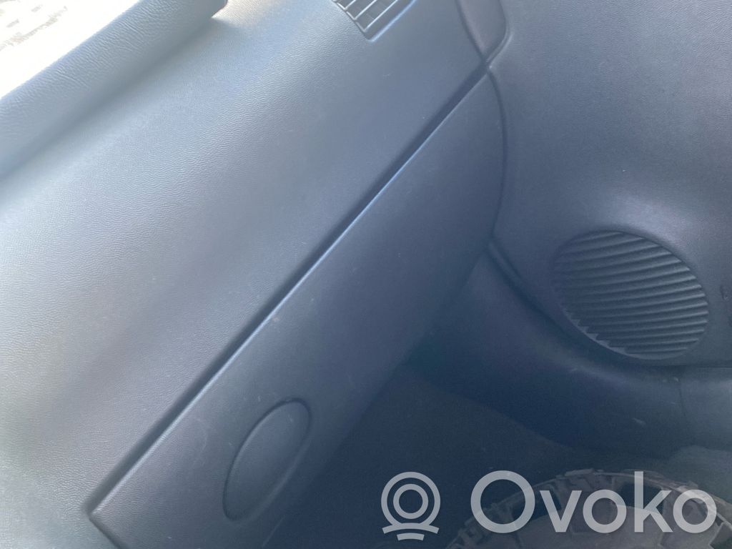 Opel Combo C Daiktadėžės (bordačioko) komplektas 
