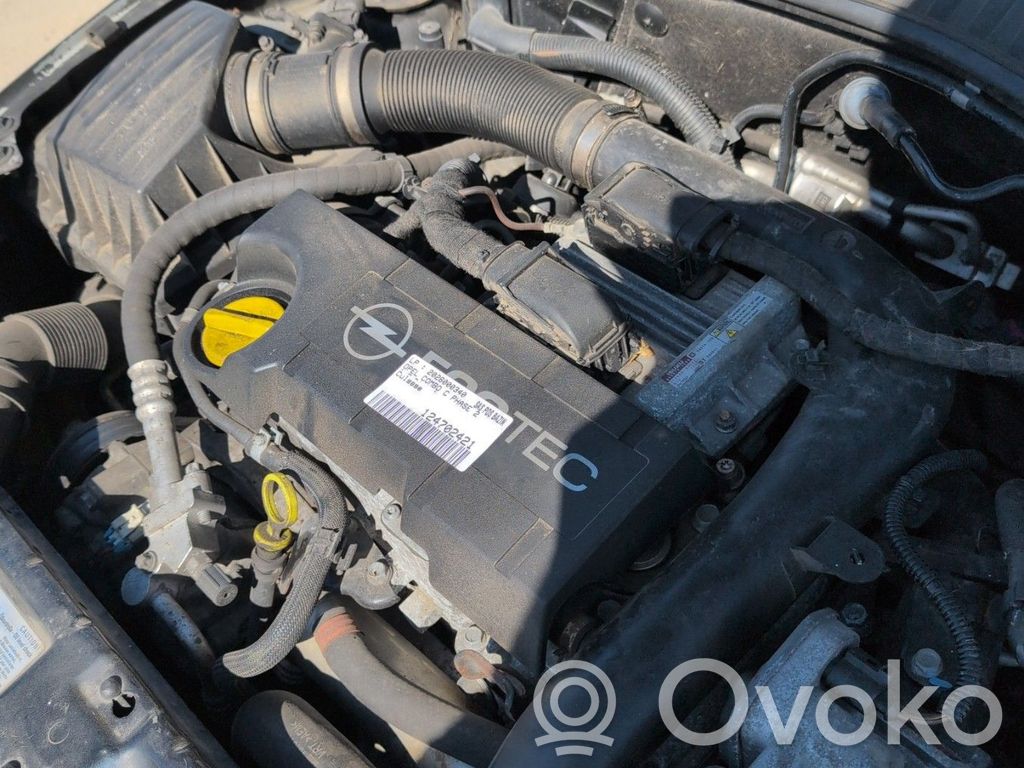 Opel Combo C Inyector de combustible 