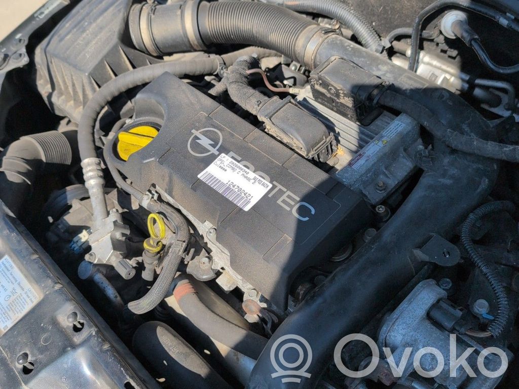 Opel Combo C Inyector de combustible 