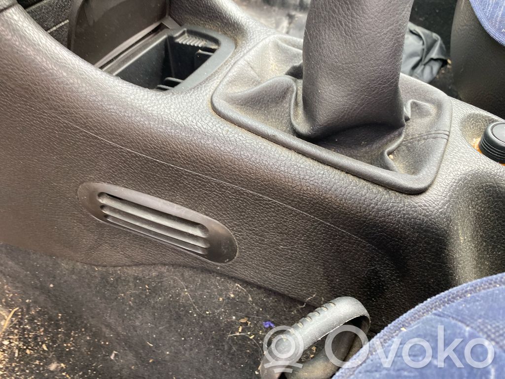 Peugeot 206 Consola central 
