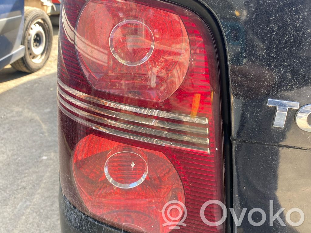 Volkswagen Touran I Lampă spate în caroserie