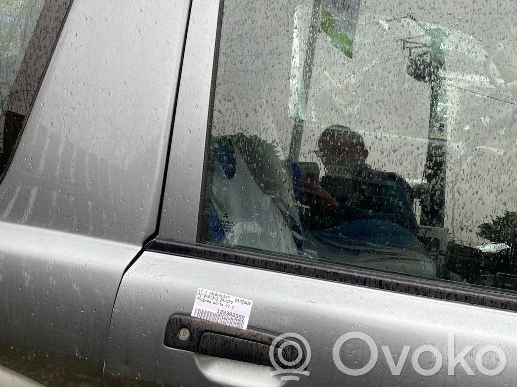 Mitsubishi Pajero Pinin Puerta delantera 