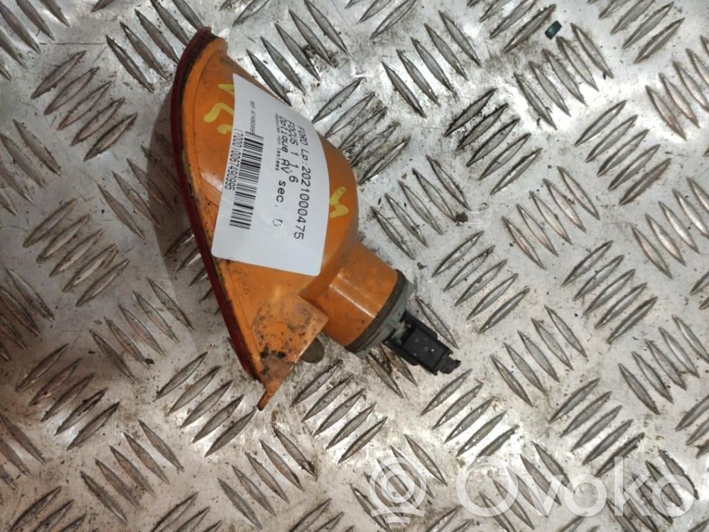 Front fender indicator light   1215917