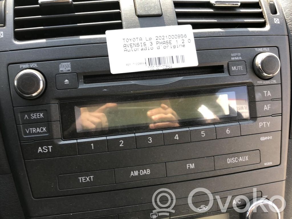 Toyota Avensis T270 Panel / Radioodtwarzacz CD/DVD/GPS 