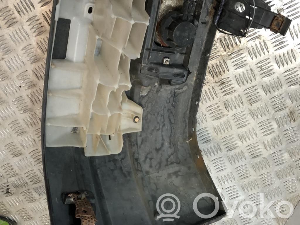 Renault Clio I Parachoques delantero 