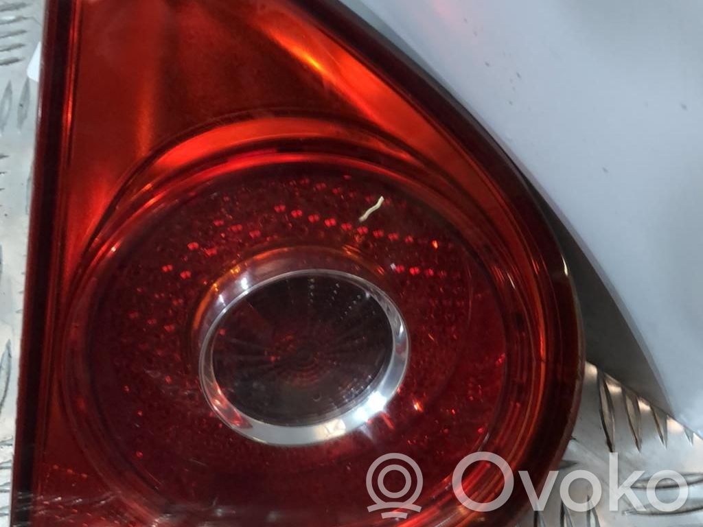 Volkswagen Golf V Lampy tylnej klapy bagażnika 