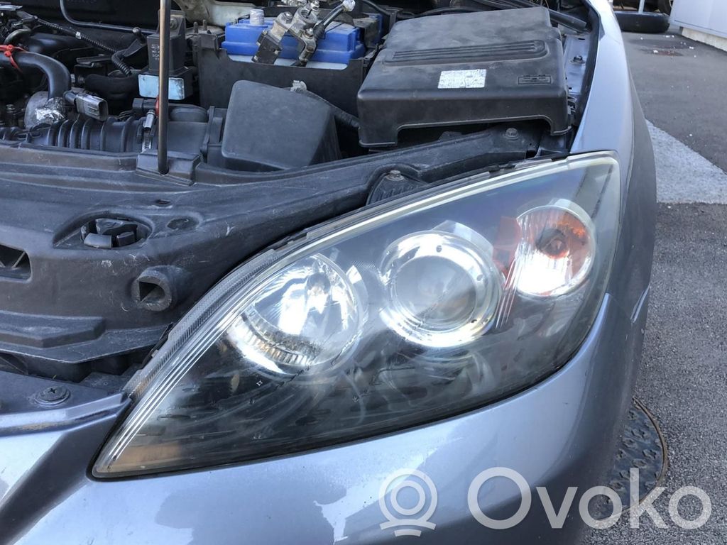 Mazda 3 I Phare frontale 