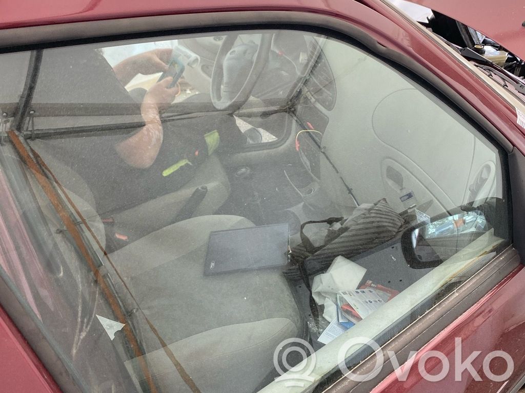 Ford Fiesta Vetro del finestrino della portiera anteriore - quattro porte 