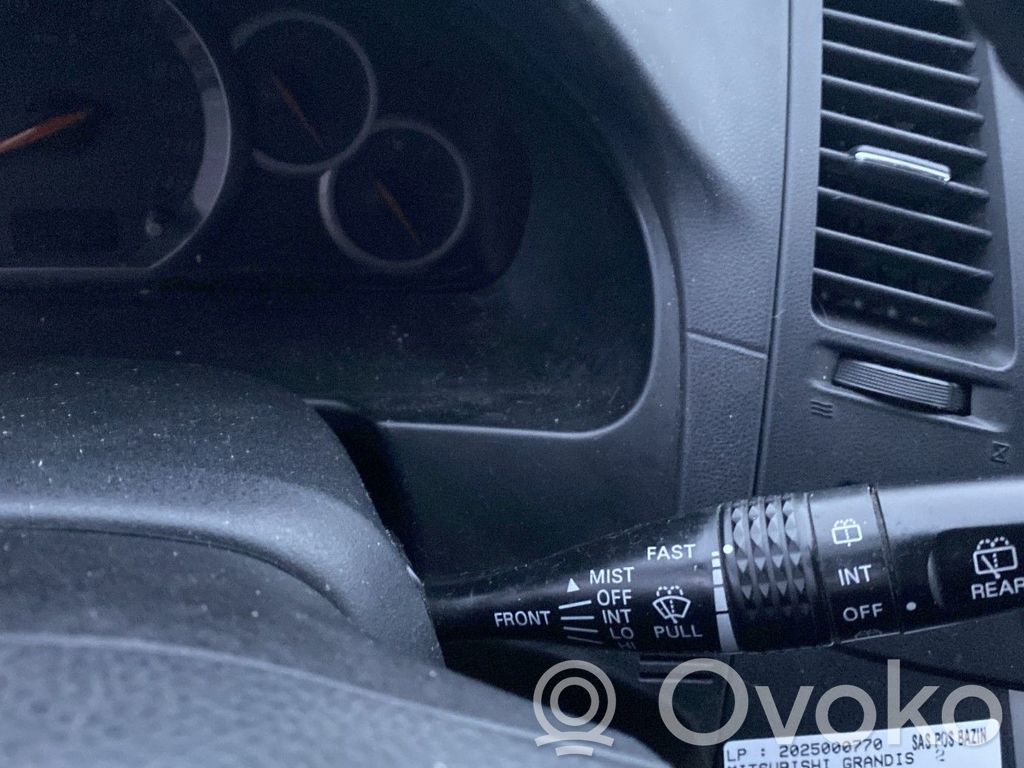 Mitsubishi Grandis Interruptor/palanca de limpiador de luz de giro 
