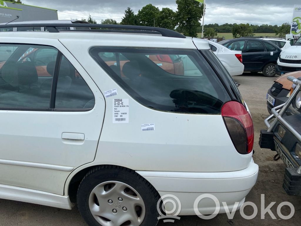 Peugeot 306 Takakulmapaneeli 