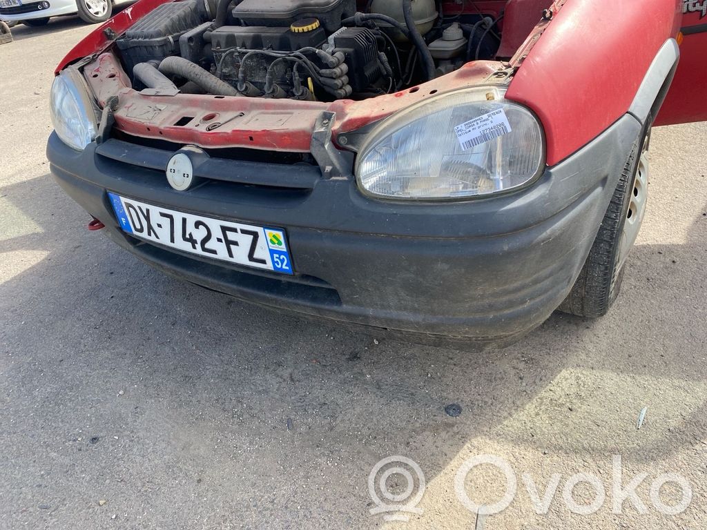 Opel Corsa B Parachoques delantero 