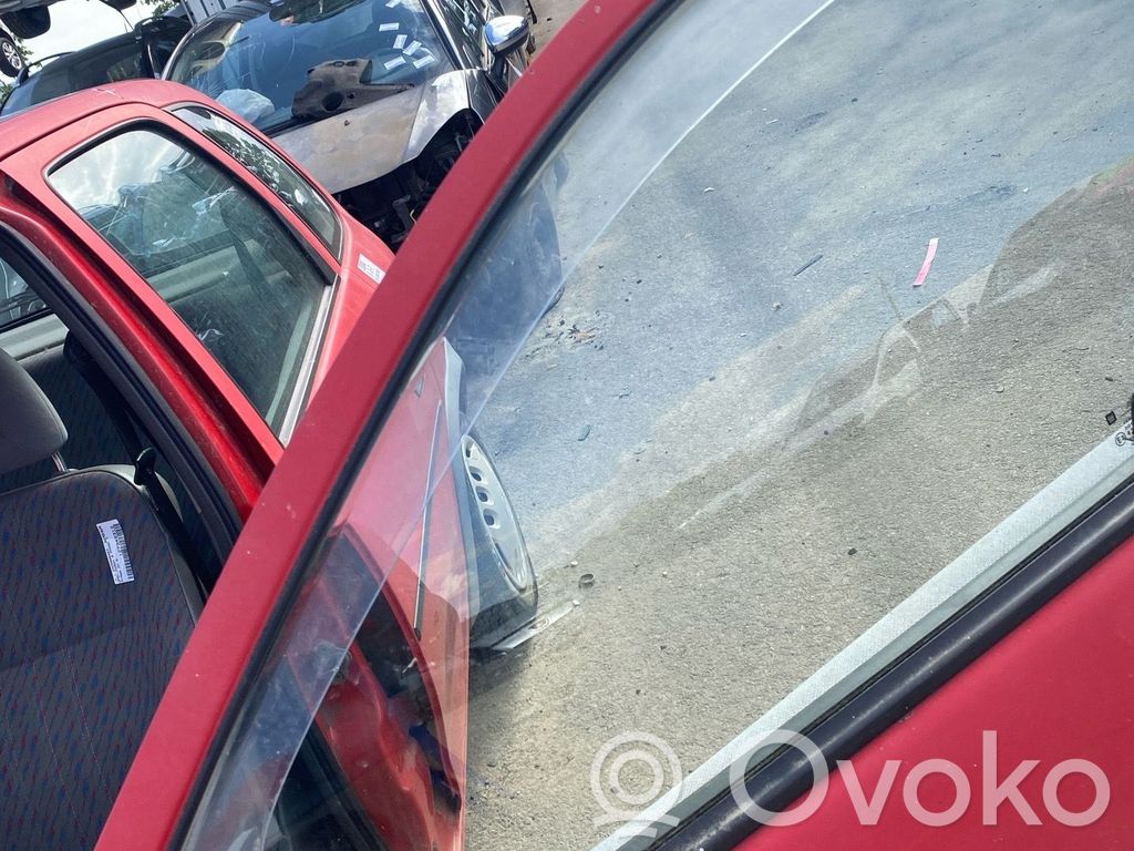 Opel Corsa B Etuoven ikkunalasi, neliovinen malli 