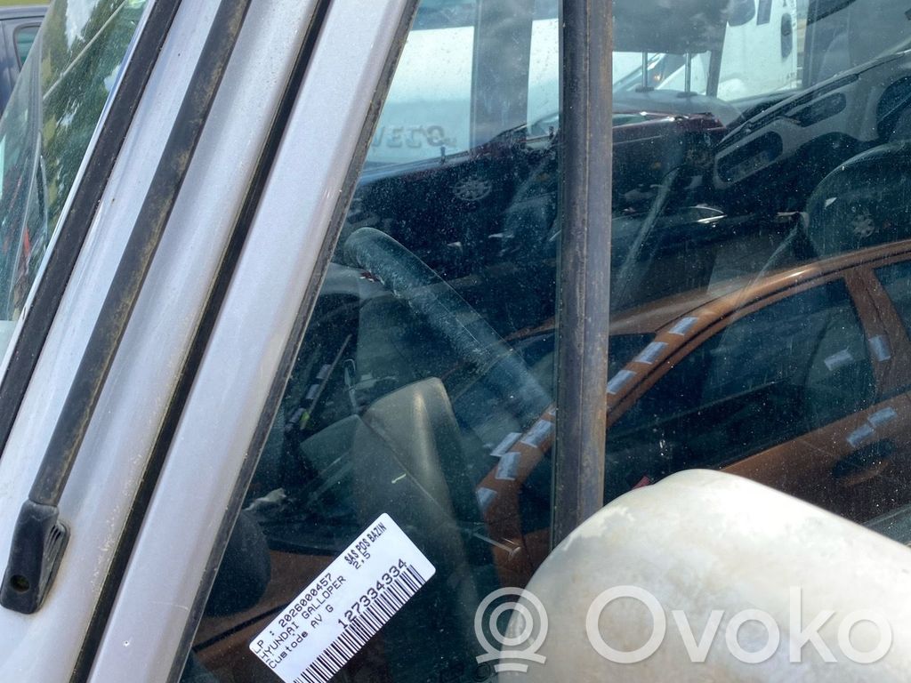 Hyundai Galloper Ventanilla de ventilación de la puerta delantera cuatro puertas 