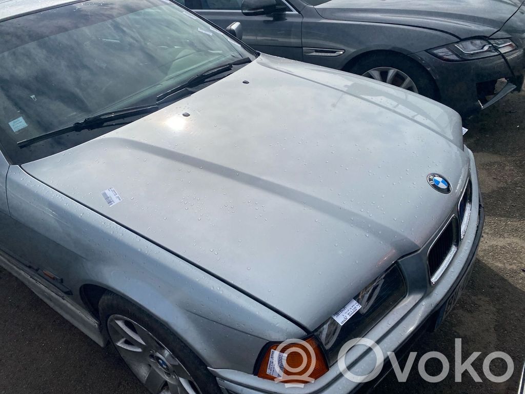 BMW 3 E36 Konepelti 