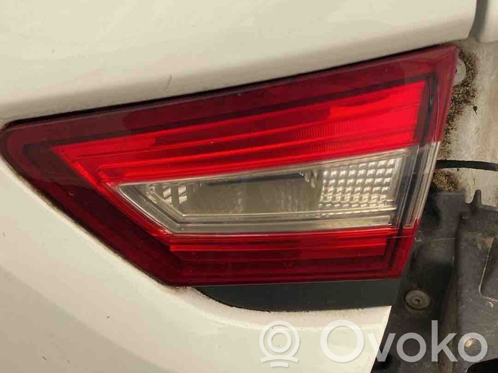 Renault Clio IV Lampy tylnej klapy bagażnika 