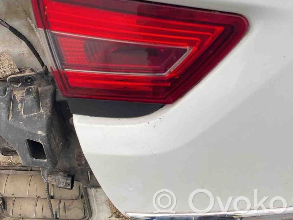 Renault Clio IV Luci posteriori del portellone del bagagliaio