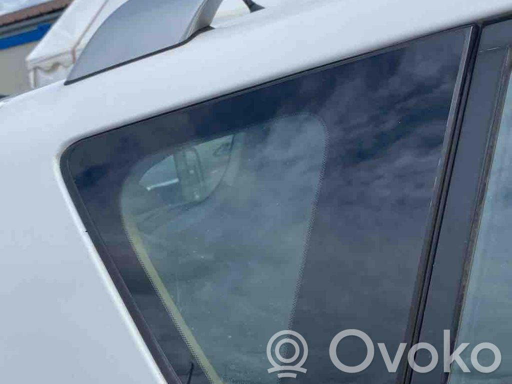 Toyota RAV 4 (XA30) Vitre latérale arrière