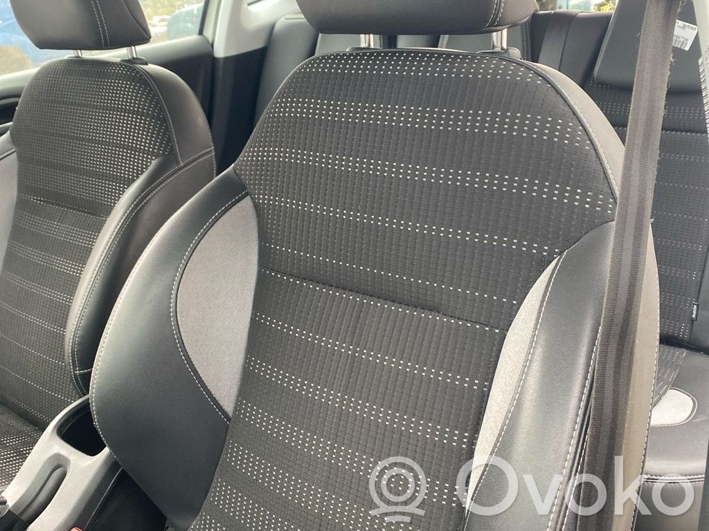 Peugeot 2008 I Scaun șofer 