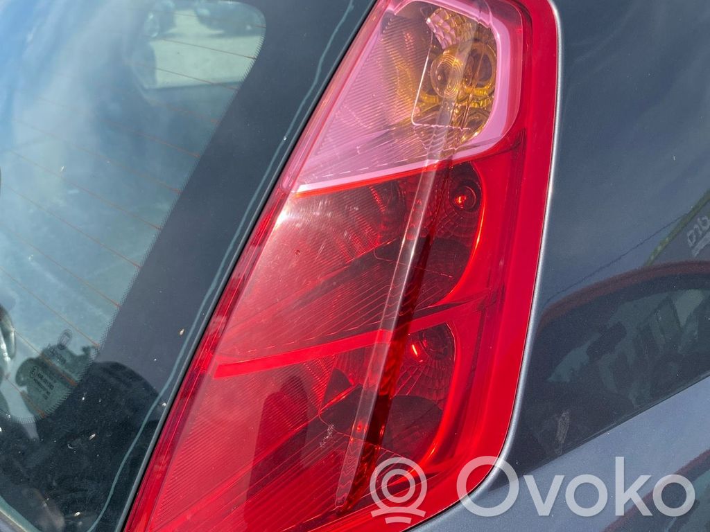 Fiat Punto (199) Lampă spate în caroserie
